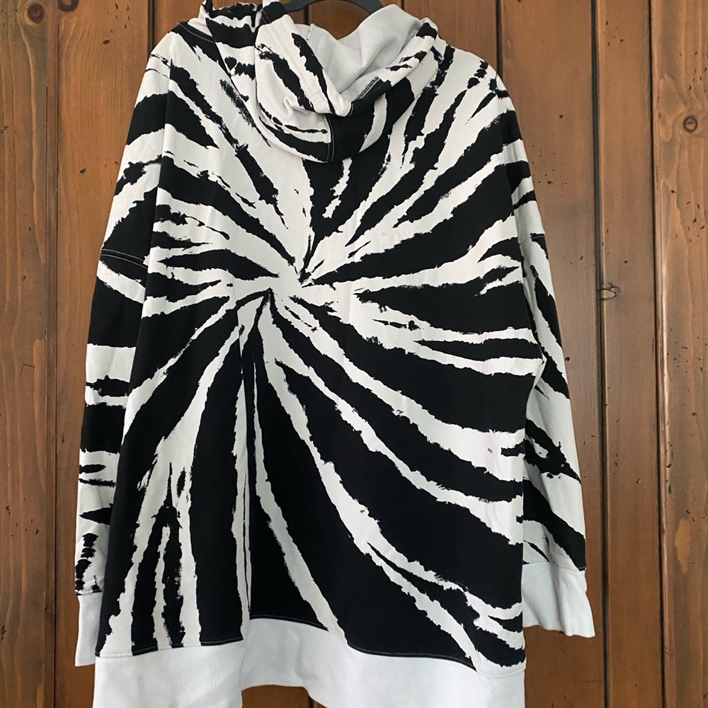 Fabletics Hoodie - Picture 4 of 7